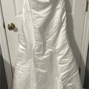 Elegant White Mermaid style wedding dress